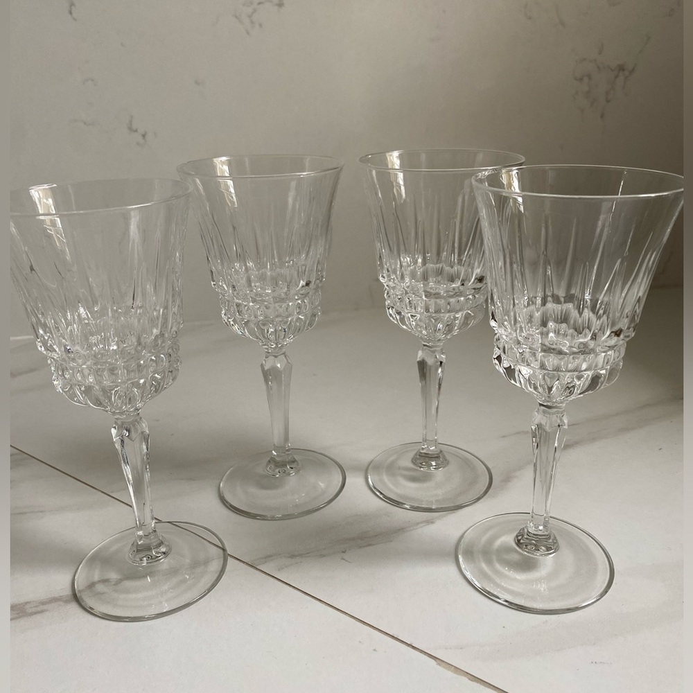 Set Of 4 Cristal D' Arques Durand-Luminarc Artesian Wine Glasses